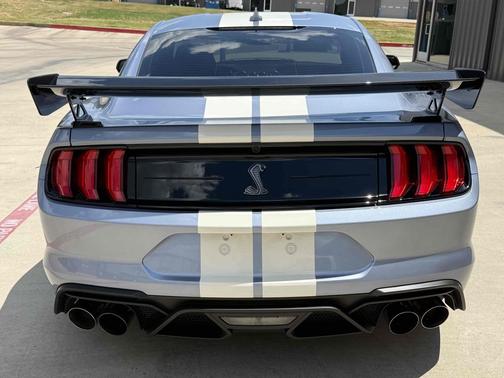 2022 Ford Shelby GT500 Base
