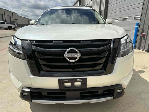 2022 Nissan Pathfinder SL 2WD