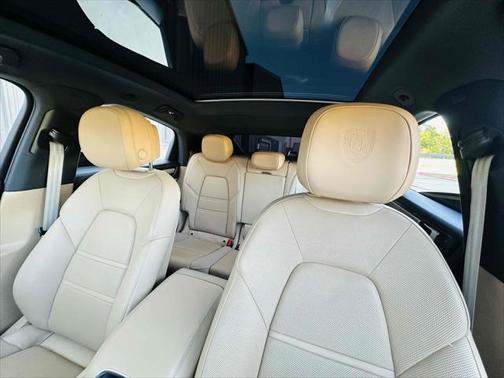 2023 Porsche Cayenne Platinum Edition