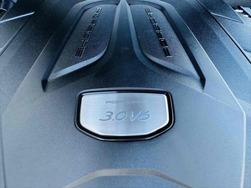 2023 Porsche Cayenne Platinum Edition