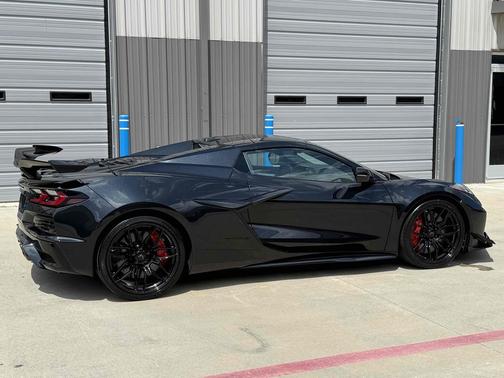 Carbon Flash Metallic 2024 Chevrolet Corvette Z06