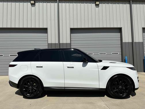 2023 Land Rover Range Rover Sport SE