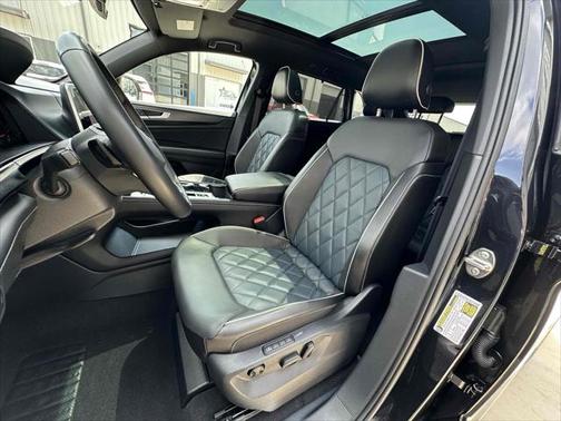 2024 Volkswagen Atlas Cross Sport 2.0T SEL Premium