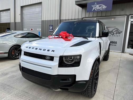 2023 Land Rover Defender 110 V8