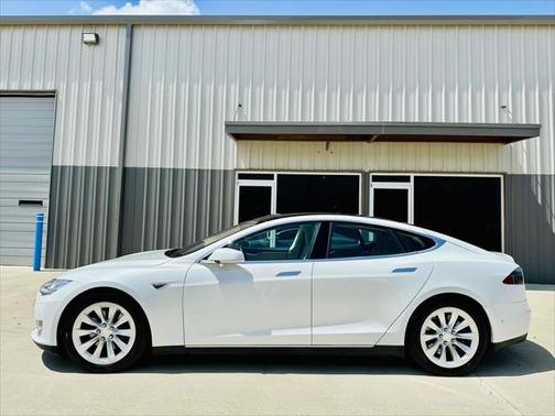 2016 Tesla Model S 90D