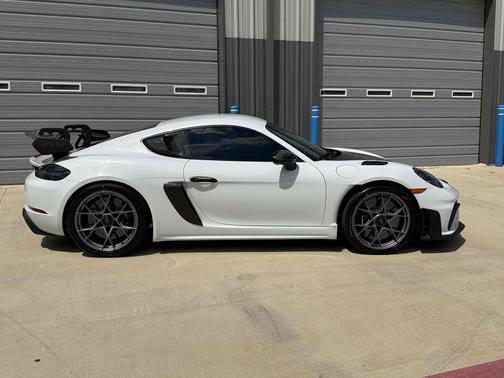 2023 Porsche 718 Cayman GT4 RS
