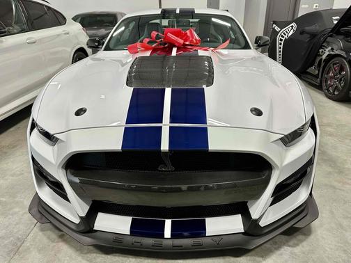2021 Ford Shelby GT500 Base