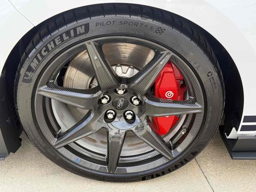 2021 Ford Shelby GT500 Base