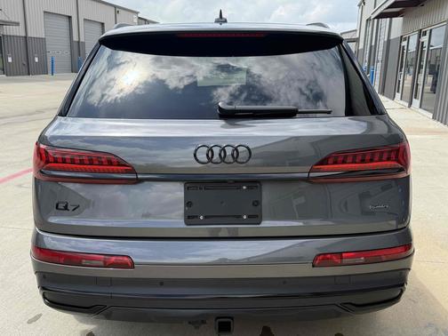 2024 Audi Q7 55 Prestige