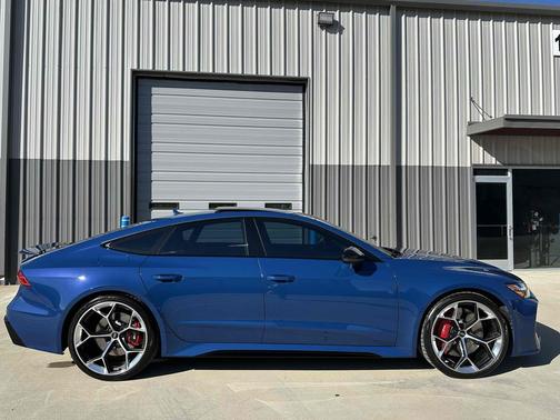 2025 Audi RS 7 4.0T Performance