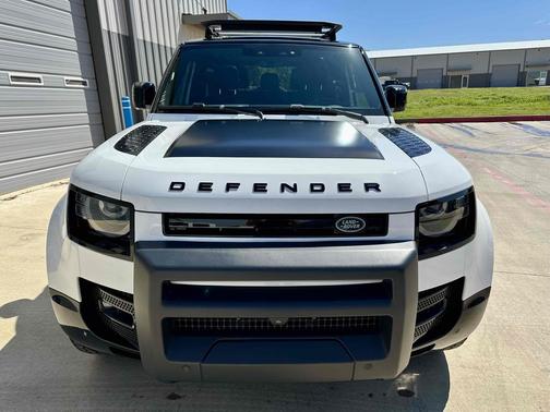 Fuji White 2023 Land Rover Defender 90 X-Dynamic SE