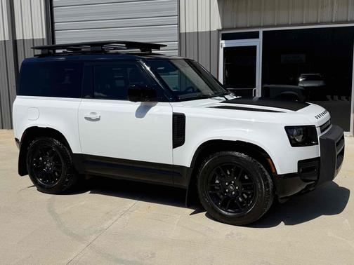 2023 Land Rover Defender X-Dynamic SE