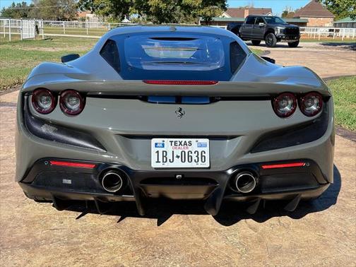 2022 Ferrari F8 Tributo Base