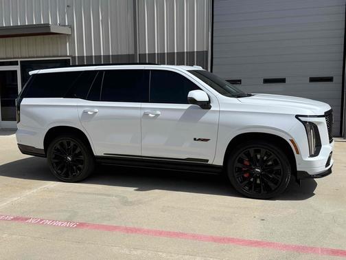 Vibrant White Tricoat 2026 Cadillac Escalade V-Series