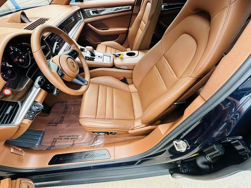Gentian Blue Metallic 2022 Porsche Panamera Platinum Edition