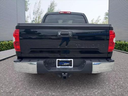 2014 Toyota Tundra SR5