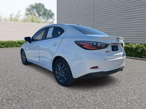 2019 Toyota Yaris Sedan LE