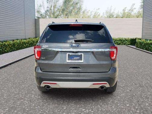 Gray 2017 Ford Explorer XLT