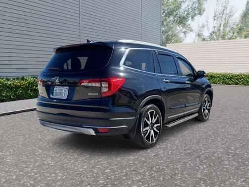2019 Honda Pilot Touring 8-Passenger