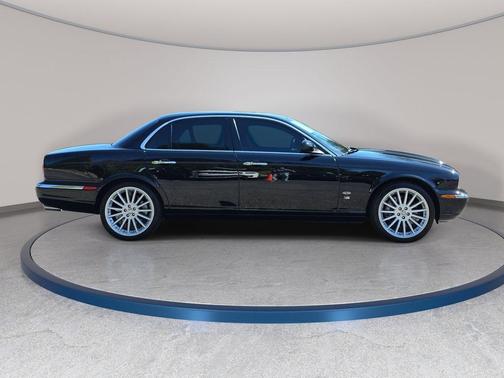 2007 Jaguar XJR 