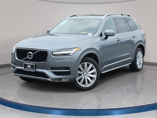 2016 Volvo XC90 T6 Momentum