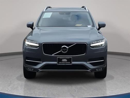 2016 Volvo XC90 T6 Momentum
