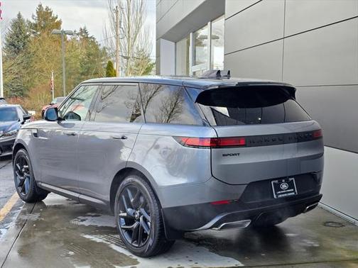 2025 Land Rover Range Rover Sport SE