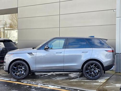 2025 Land Rover Range Rover Sport SE