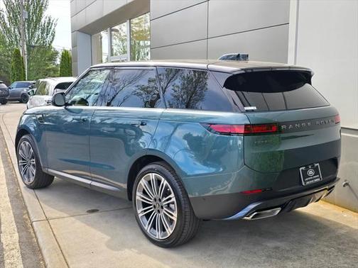 2025 Land Rover Range Rover Sport SE