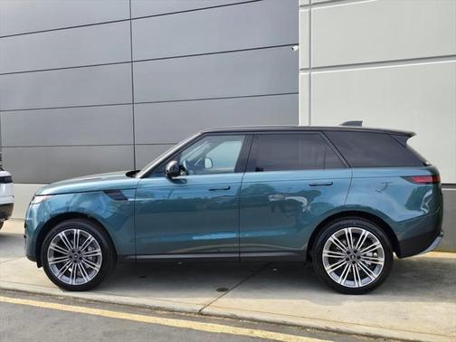 2025 Land Rover Range Rover Sport SE
