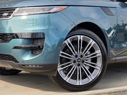 2025 Land Rover Range Rover Sport SE
