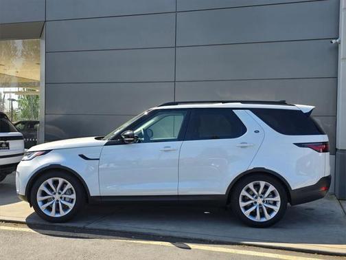 2024 Land Rover Discovery P300 S