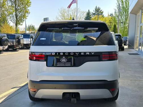 2024 Land Rover Discovery P300 S