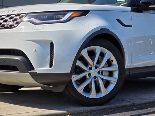 2024 Land Rover Discovery P300 S