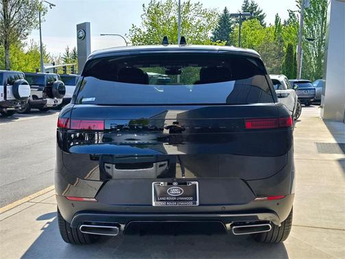 2025 Land Rover Range Rover Sport SE