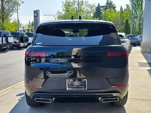 2025 Land Rover Range Rover Sport SE