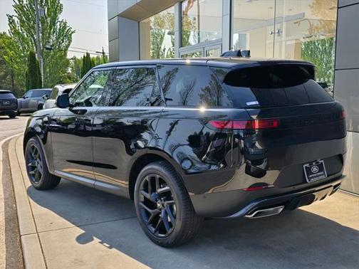 2025 Land Rover Range Rover Sport SE