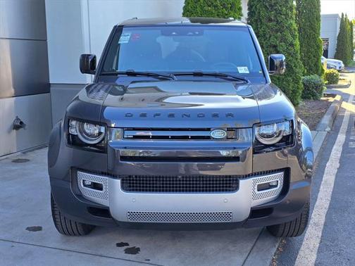 2025 Land Rover Defender 110 P300