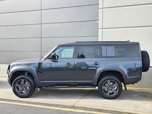 2025 Land Rover Defender 130 P400 S
