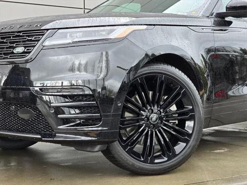 2026 Land Rover Range Rover Velar P250 SE R-Dynamic