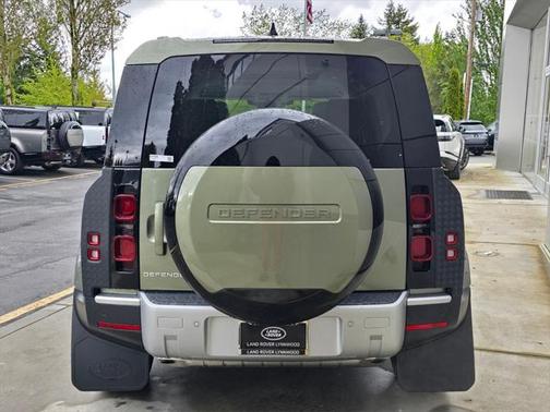 2025 Land Rover Defender 110 P400 S