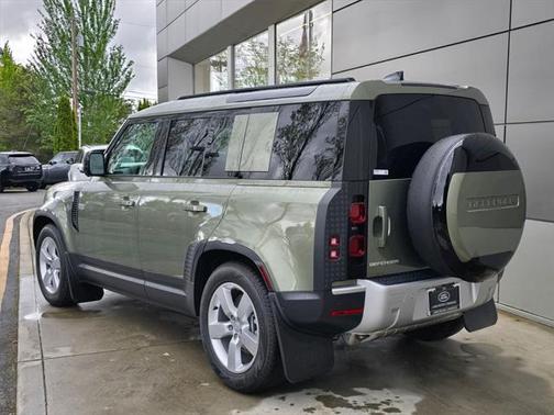 2025 Land Rover Defender 110 P400 S