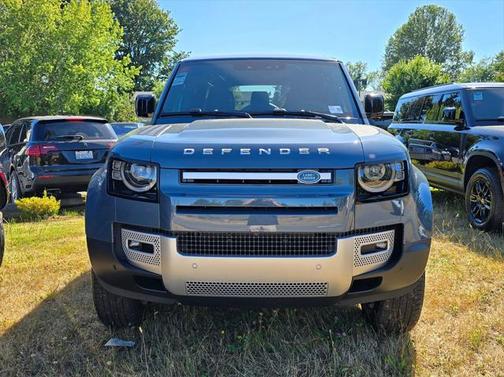 2025 Land Rover Defender 110 P300