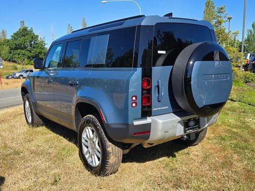 2025 Land Rover Defender 110 P300