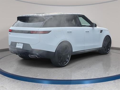 2026 Land Rover Range Rover Sport SE