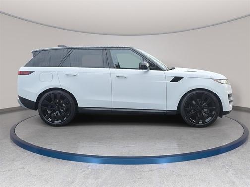2026 Land Rover Range Rover Sport SE