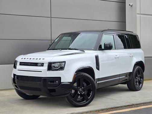 2025 Land Rover Defender 110 P400 X-Dynamic SE