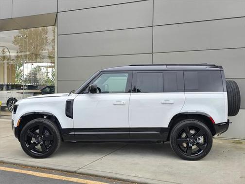 2025 Land Rover Defender 110 P400 X-Dynamic SE