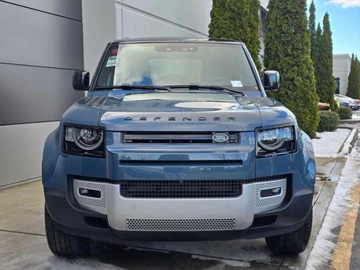 2025 Land Rover Defender 90 P300 S