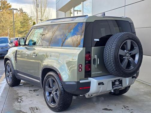 2025 Land Rover Defender 90 P300 S